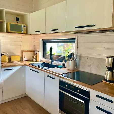 Tinyhaus Josie Von Tinyhaus * שטיינהודה