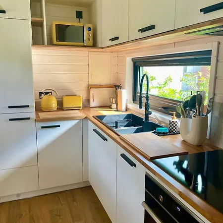 בית נופש Tinyhaus Josie Von Tinyhaus *